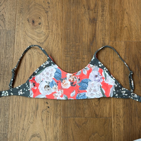 Maaji Other - NEOT MAAJI BIKINI TOP SIZE SMALL
